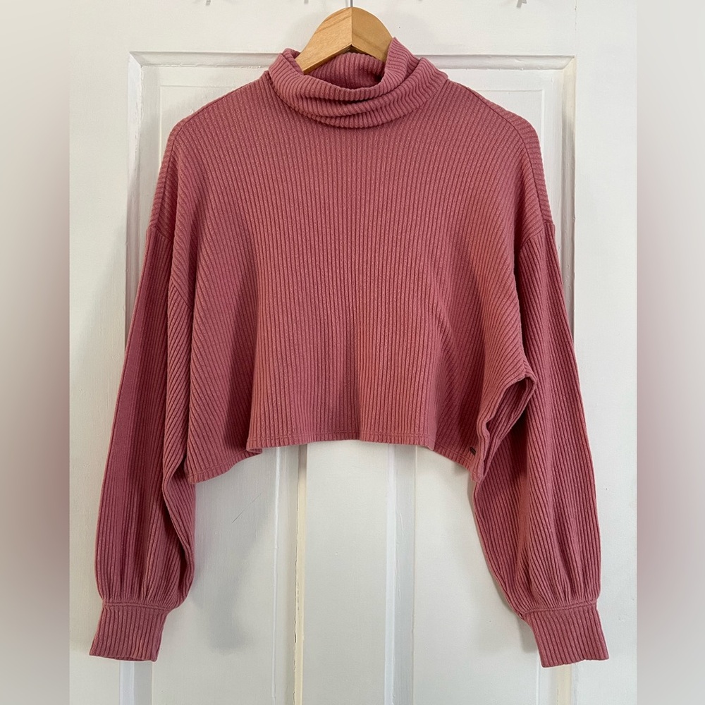 Hollister Size XS Ribbed Cropped Turtleneck Y2K Blouse Shirt Top